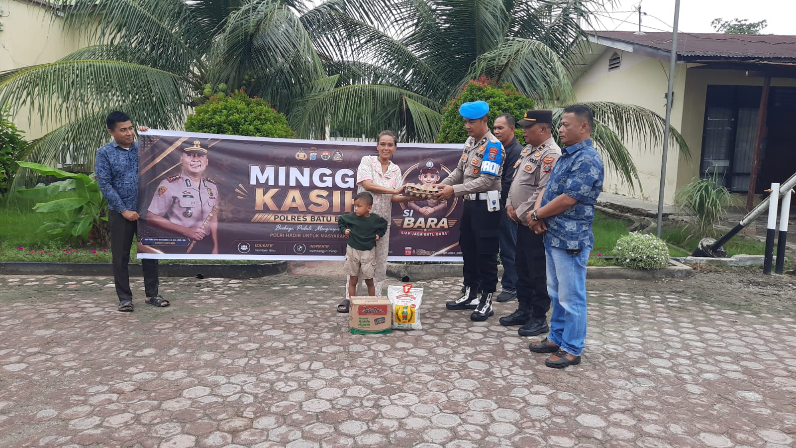 Wujud Kepedulian Nyata, Kapolsek Talawi Beserta Personil Salurkan Bantuan Minggu Kasih Kepada Kaum Dhuafa