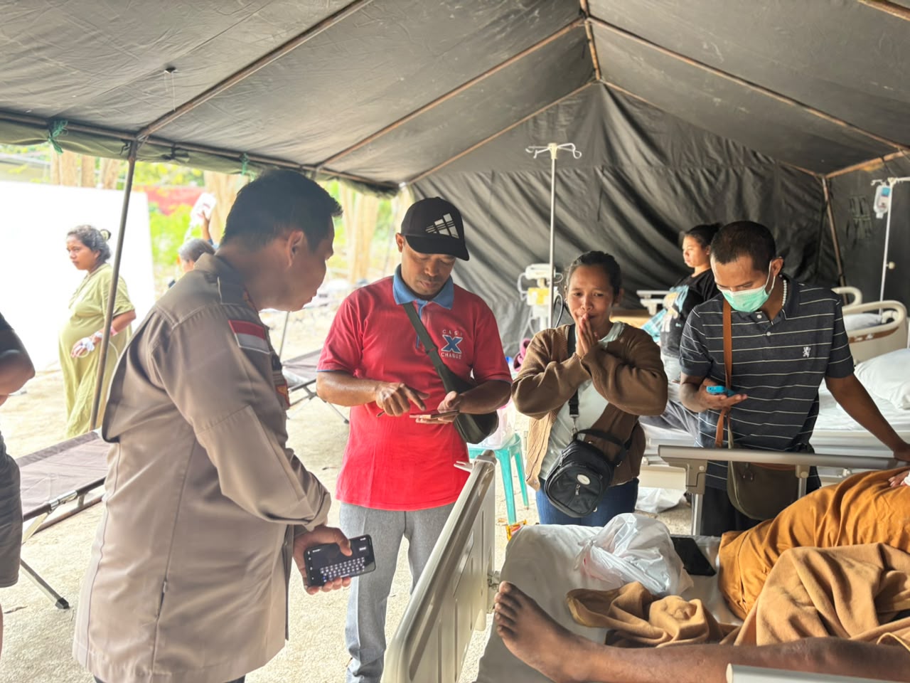 Pasca-Gempa M 7,7 Flores: Kapolres Mabar Tinjau Pasien RS Siloam dan Fasilitasi BPJS Darurat untuk Korban