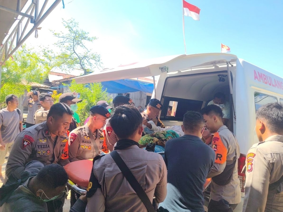 Di Tengah Perayaan Kemerdekaan, Korbrimob Polri Hadir untuk Masyarakat NTT Terdampak Bencana