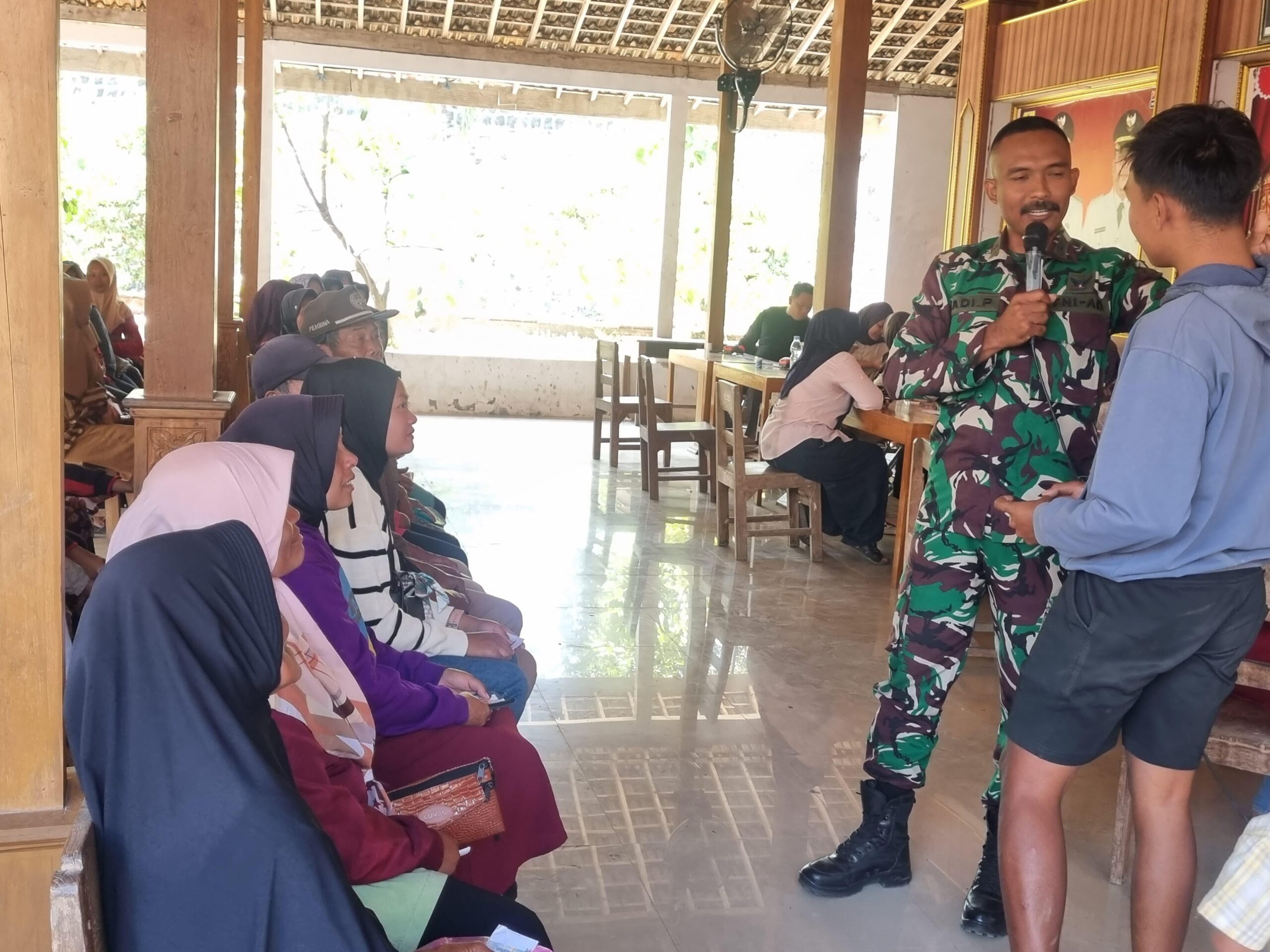 TNI Di Kismantoro Sosialisasikan Bahaya Judi Online dan Narkoba kepada Remaja
