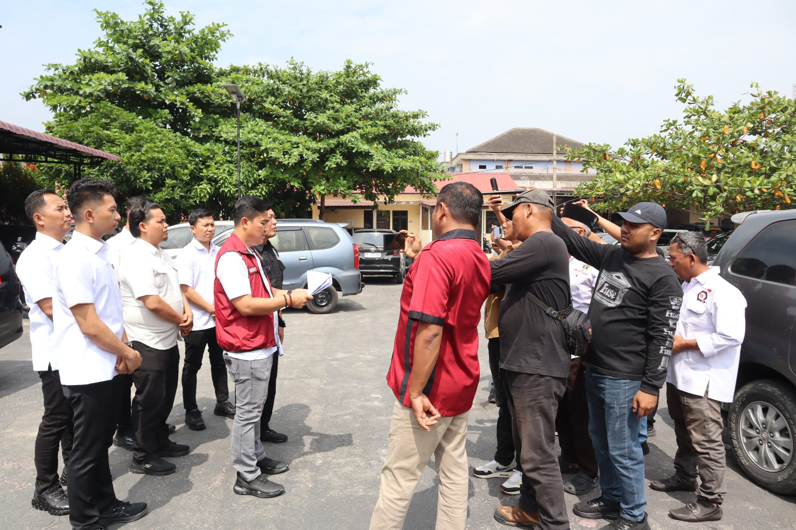 Satreskrim Polres Batu Bara melaksanakan Doorstop Ungkap Dua Kasus, Pencurian dan Pemalsuan STNK