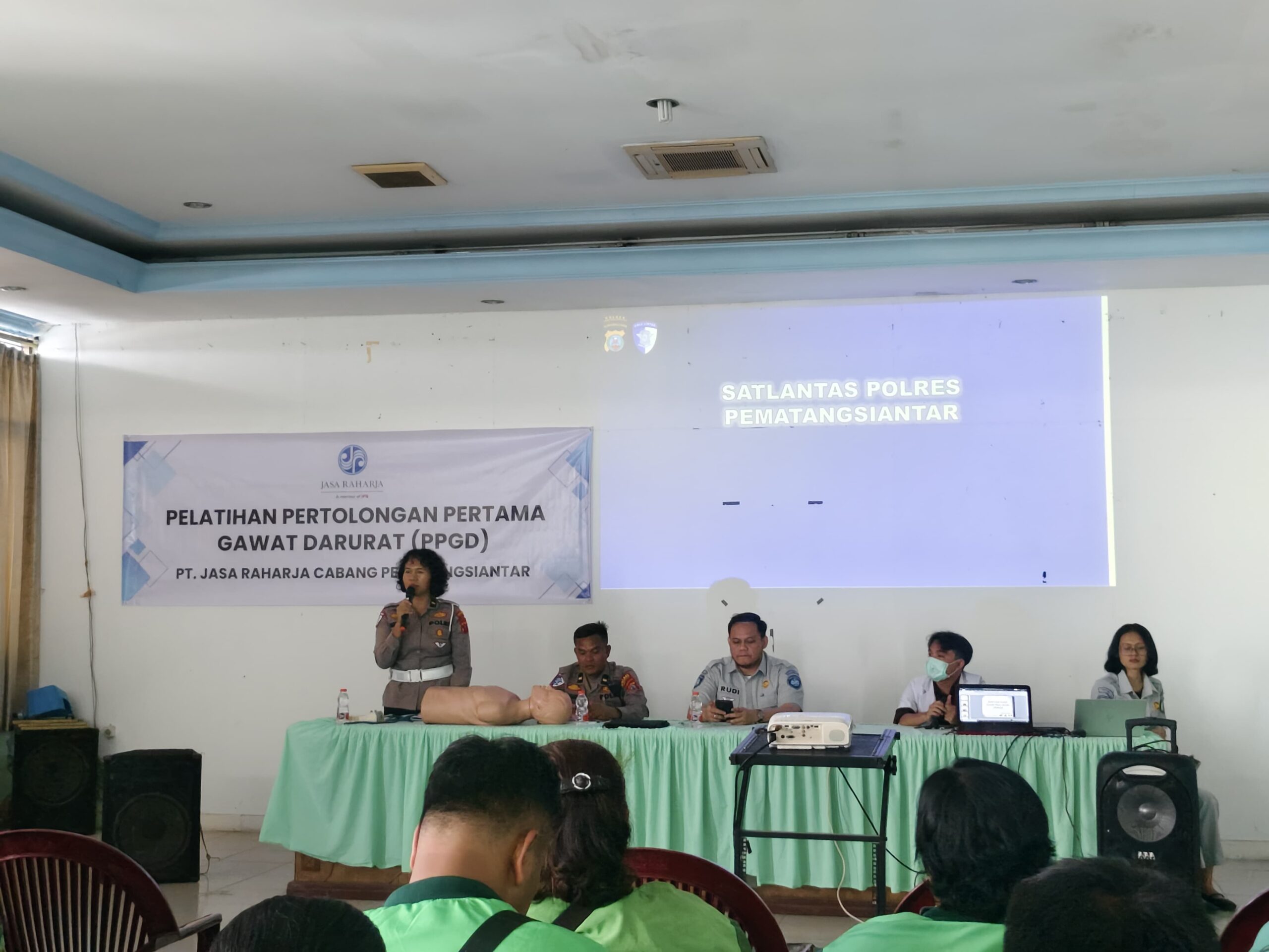 Sat Lantas Polres Pematangsiantar Gelar Pelatihan Pertolongan Pertama Korban Kecelakaan di RS Vita Insani