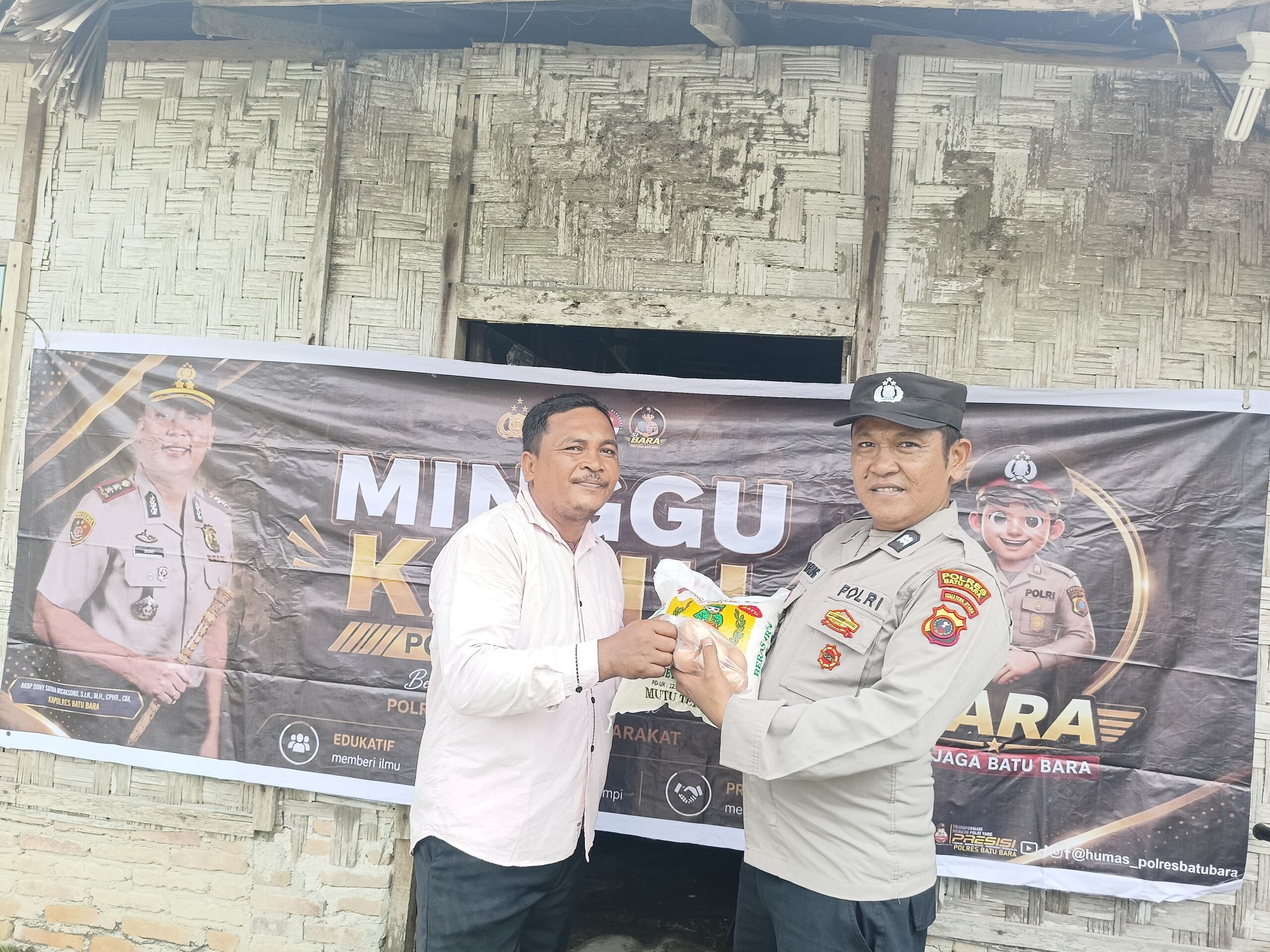 Minggu Kasih, Polres Batu Bara dan Jajaran Berbagi Sembako kepada Masyarakat