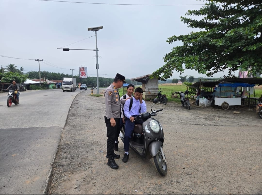 Polres Batu Bara Gelar Strong Point Pagi, Pastikan Arus Lalu Lintas Aman dan Lancar